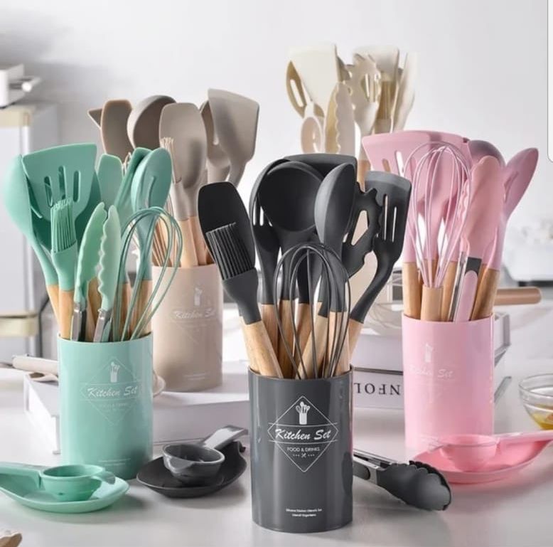 Wooden Handle Premium quality luxury Non-stick silicon spoon 12Pcs/Set Wooden Handle Silicone Kitchen Utensils With Storage Bucket High