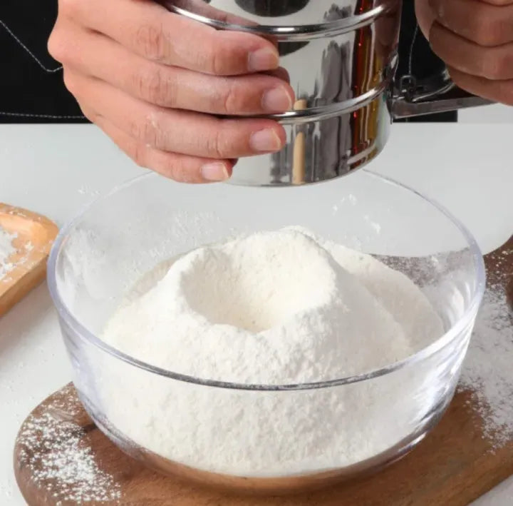 High Quality Stainless Steel Powder Flour Icing Sugar Shaker Sieve Cup Mesh Strainer Baking Kitchen Baking Tea Gadget Tool